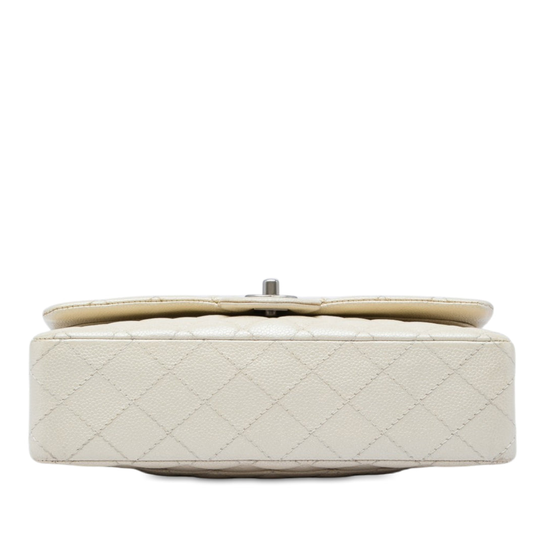 Classic Irisé Double rabat Moyen Cuir caviar Blanc