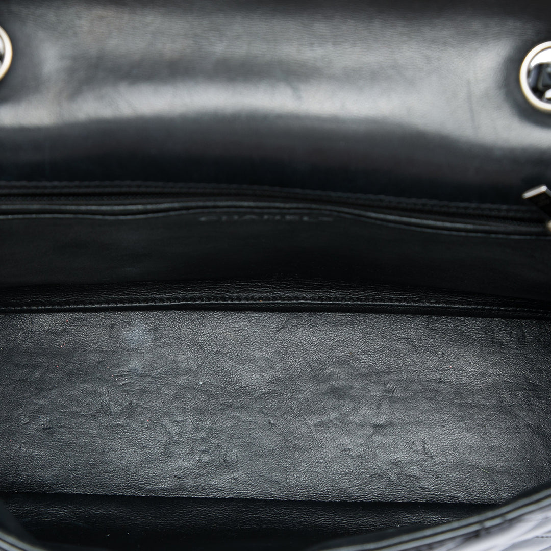 Chanel Jumbo Classic Cuir verni Simple rabat
