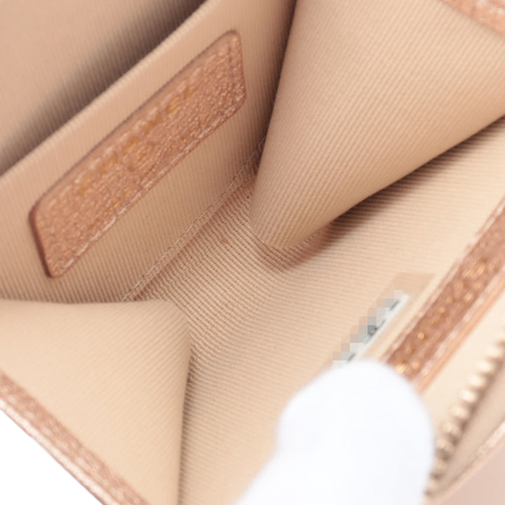 Chanel CC Quilted Métallisé Cuir d’agneau Coin Pochette and AirPods Pro Étui Rose