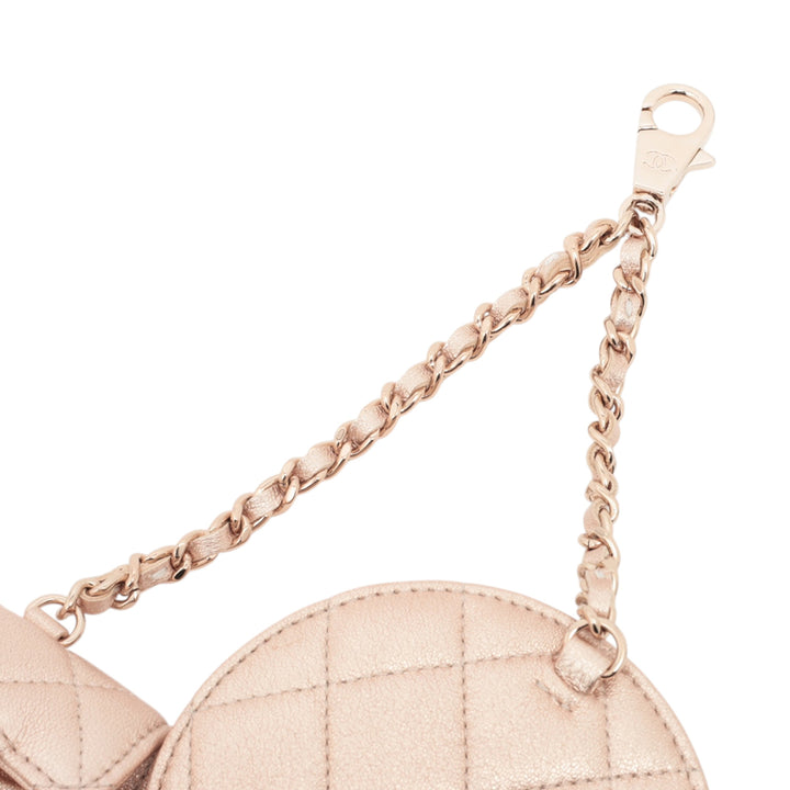 Chanel CC Quilted Métallisé Cuir d’agneau Coin Pochette and AirPods Pro Étui Rose