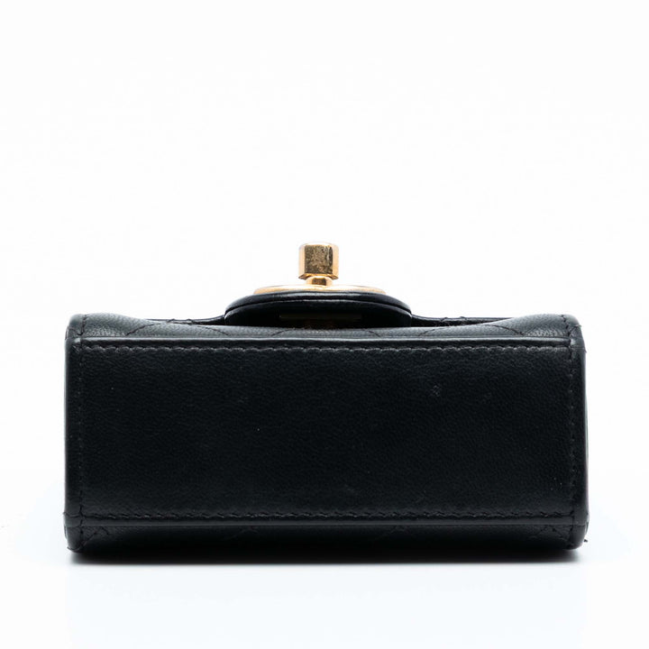 Chanel Mini Cuir de chèvre Chic Perles Pochette avec chaîne