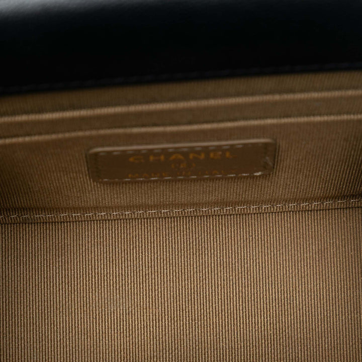 Chanel Mini Cuir de chèvre Chic Perles Pochette avec chaîne