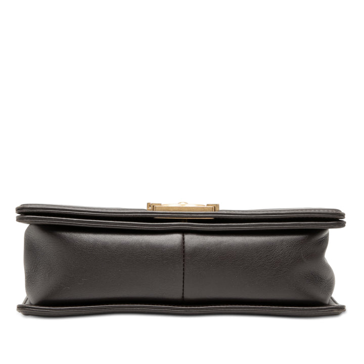 Chanel Old Medium Matelassé Cuir d’agneau Boy à rabat