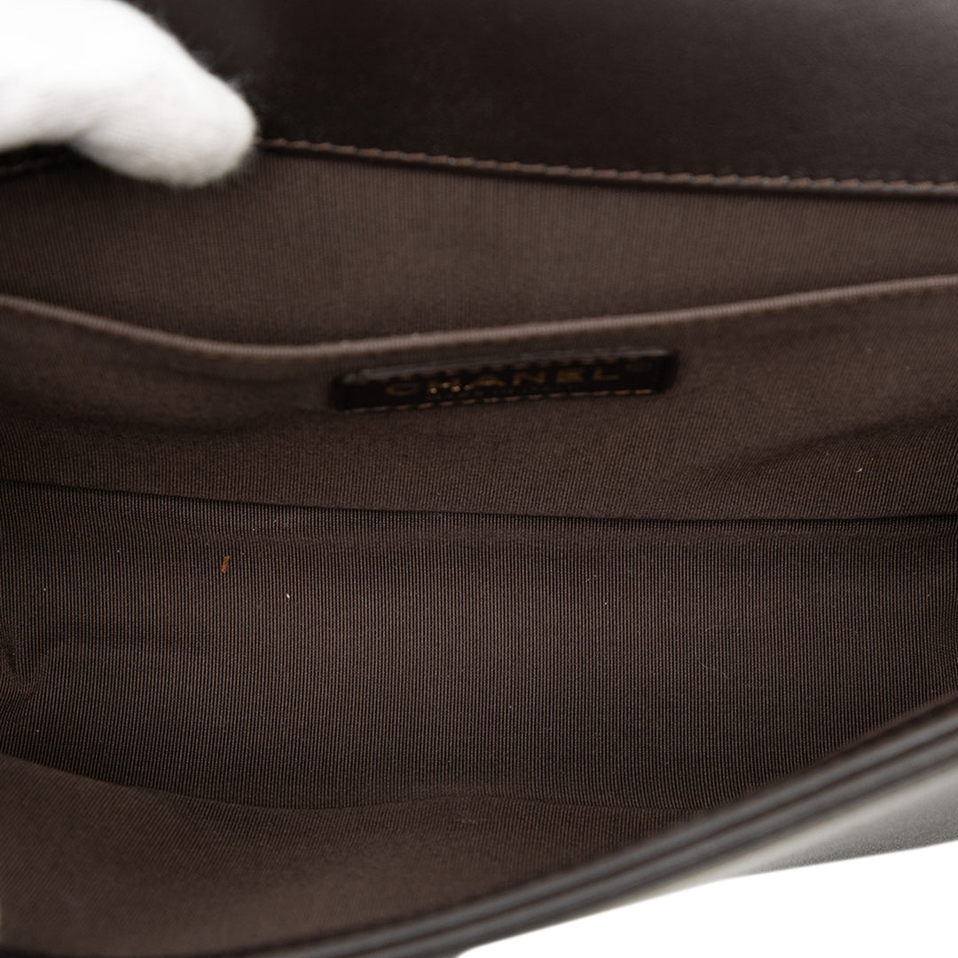 Chanel Old Medium Matelassé Cuir d’agneau Boy à rabat