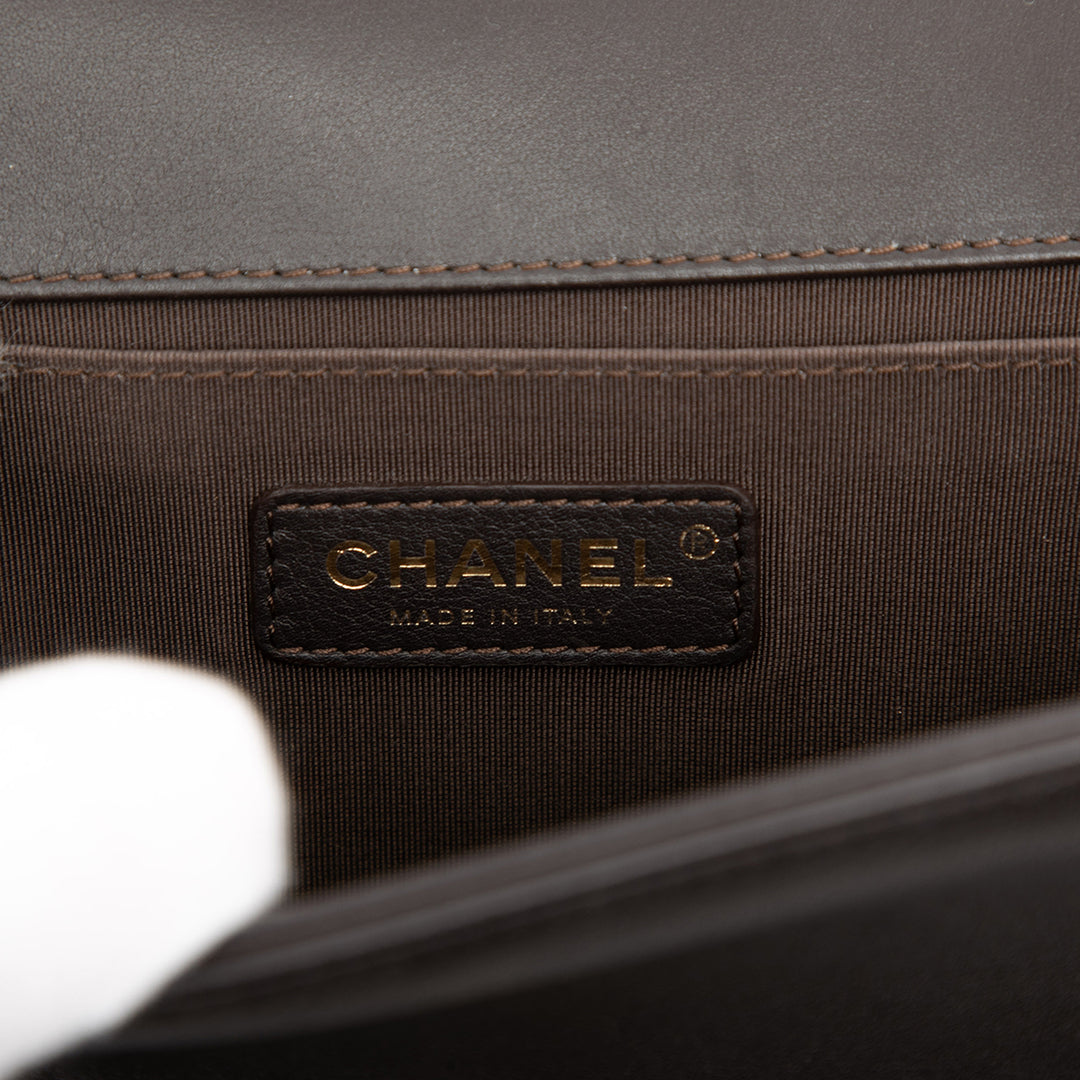 Chanel Old Medium Matelassé Cuir d’agneau Boy à rabat
