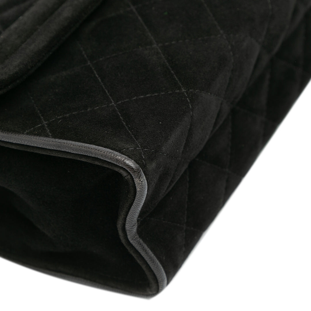 Chanel Quilted Daim Tassel Flap Noir – GABY PARIS Authentique