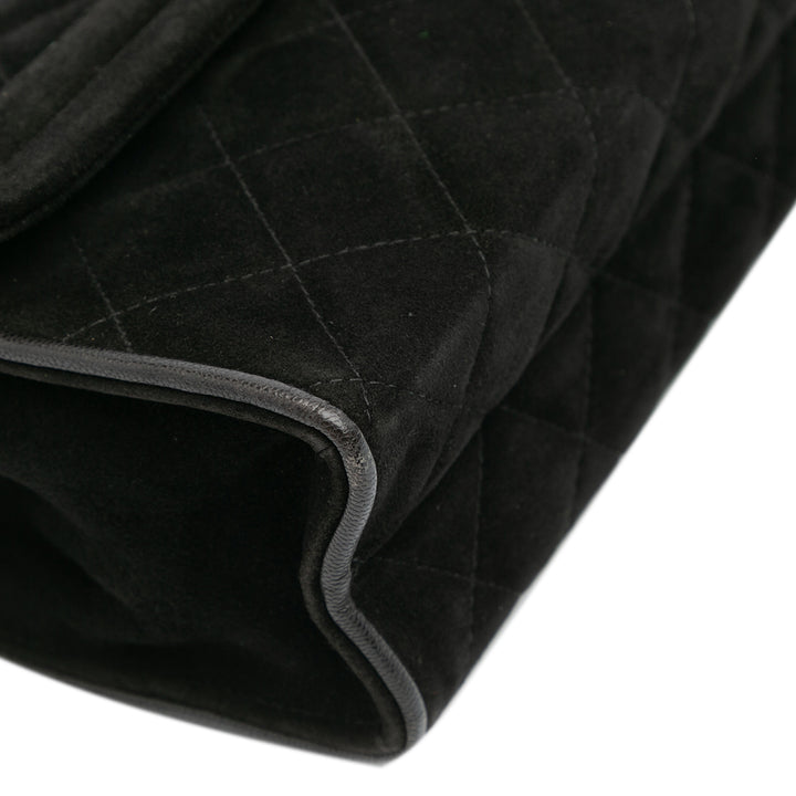 Chanel Quilted Daim Tassel Flap Noir – GABY PARIS Authentique