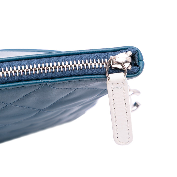Chanel Matelassé Cuir d’agneau Multi Zip Étui Pochette