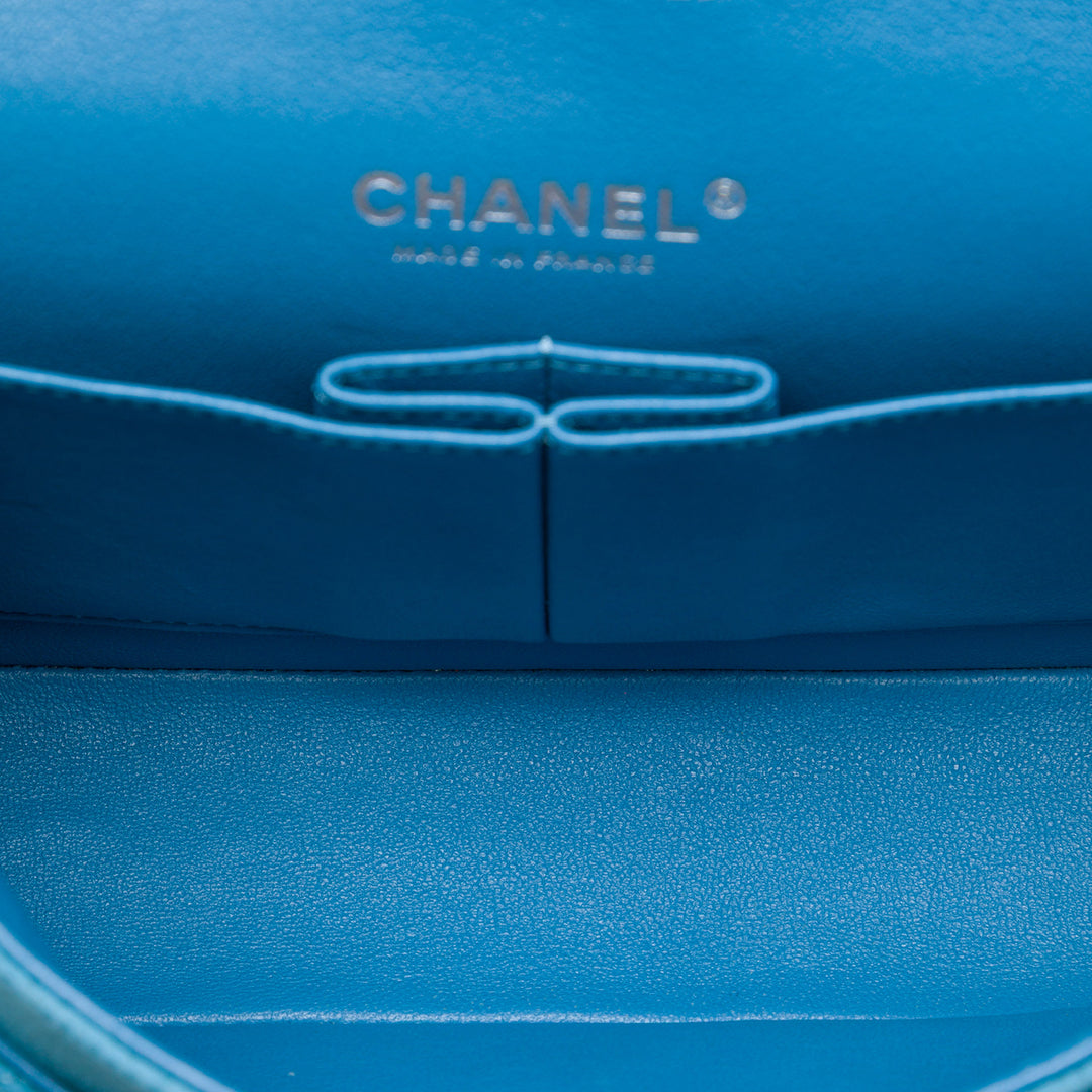 Classic Double rabat Moyen Cuir caviar Bleu