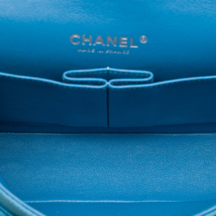 Classic Double rabat Moyen Cuir caviar Bleu