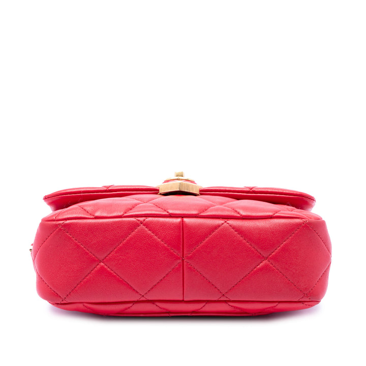 Chanel Small Matelassé Cuir d’agneau Coco Love à rabat