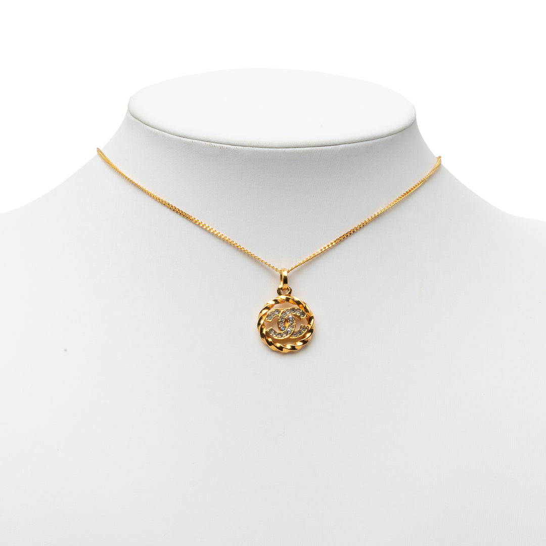 Chanel CC plaqué Strass Rond Pendant Collier Métal