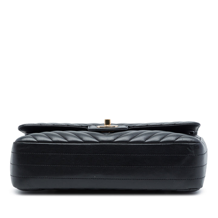 Chanel Medium Classic Chevron Crumpled Cuir de veau Double rabat