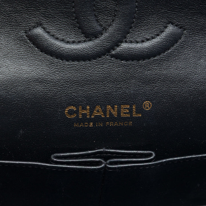 Chanel Medium Classic Chevron Crumpled Cuir de veau Double rabat