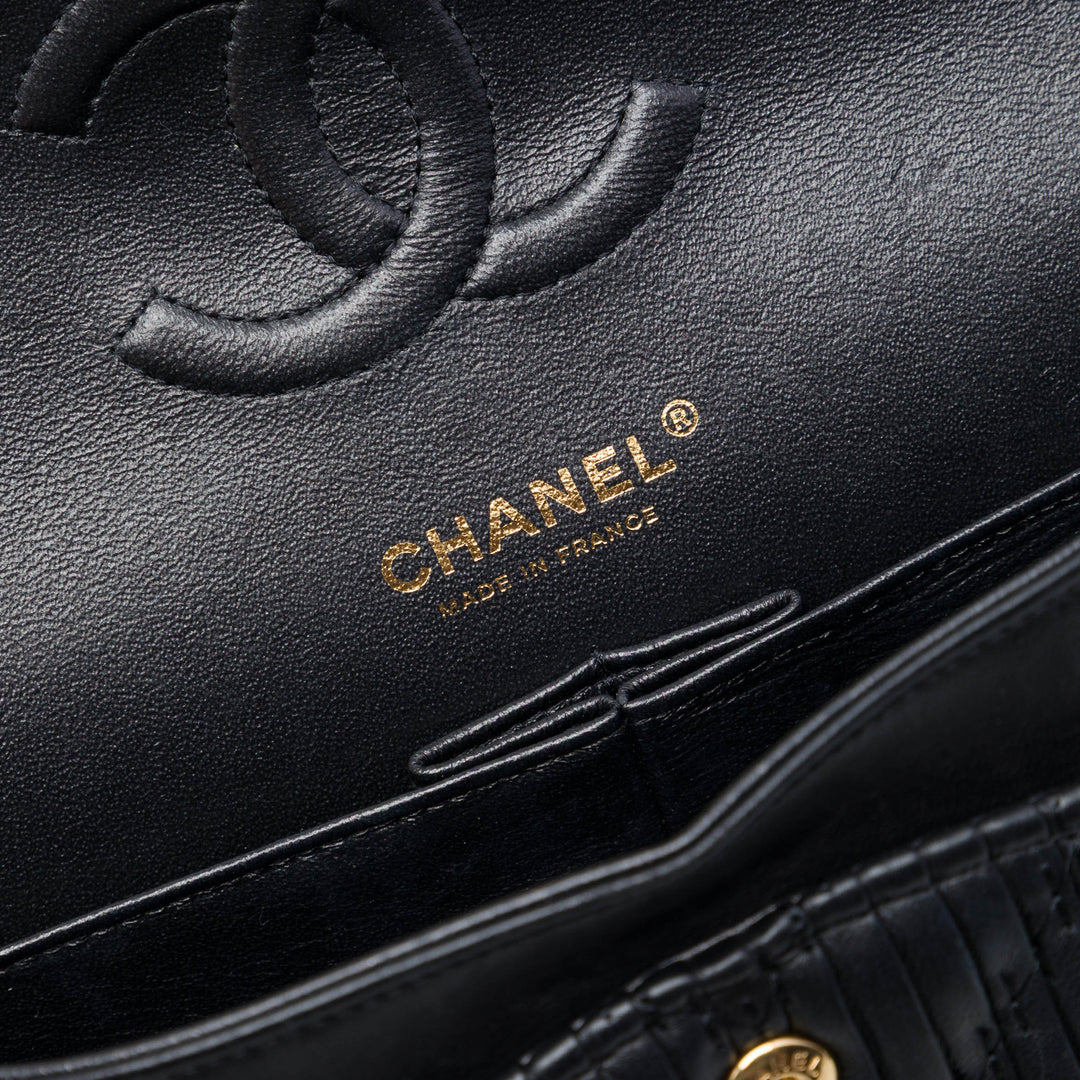 Classic Chevron Pleated Double rabat Moyen Cuir de veau Noir