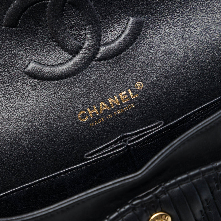 Classic Chevron Pleated Double rabat Moyen Cuir de veau Noir