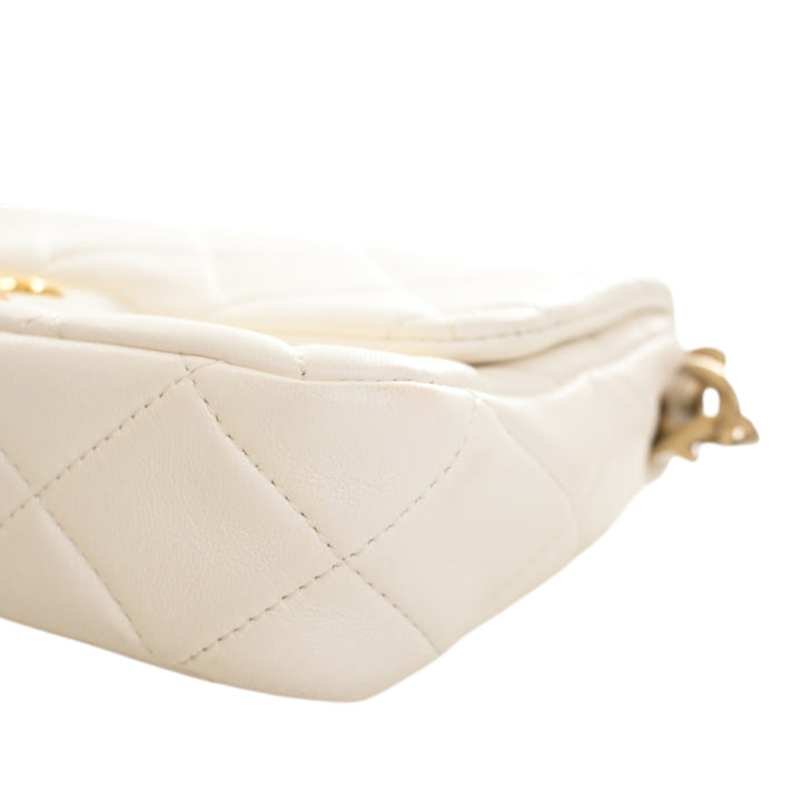 Chanel Small Matelassé Cuir d’agneau Chain à rabat