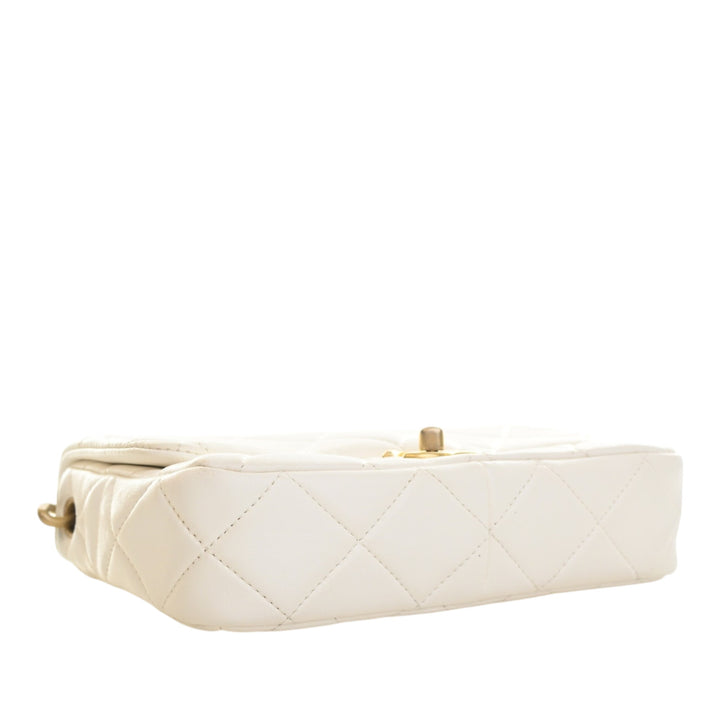 Chanel Small Matelassé Cuir d’agneau Chain à rabat