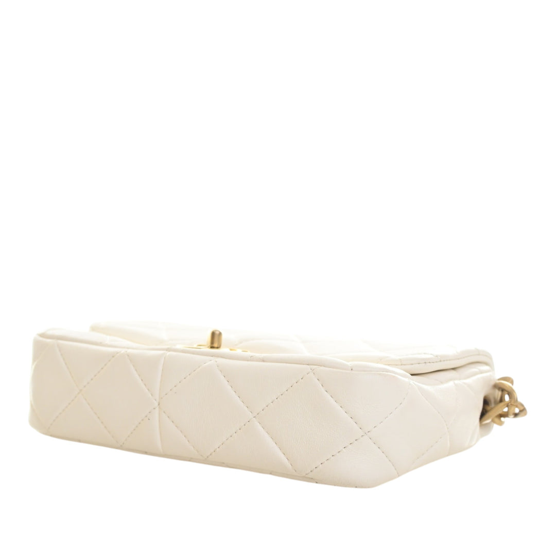Chanel Small Matelassé Cuir d’agneau Chain à rabat