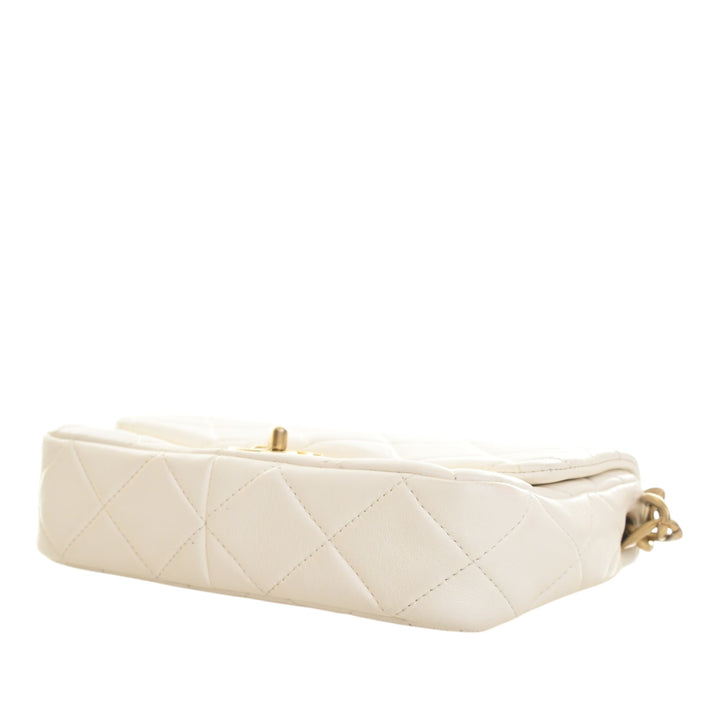 Chanel Small Matelassé Cuir d’agneau Chain à rabat
