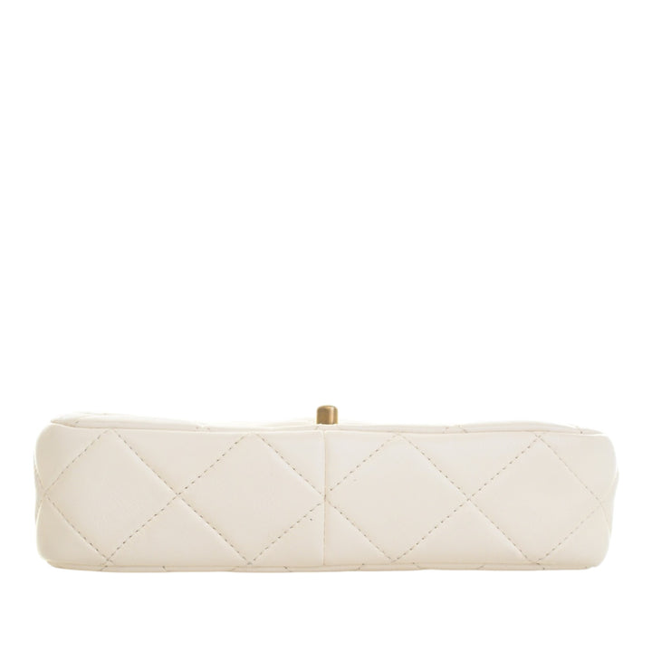 Chanel Small Matelassé Cuir d’agneau Chain à rabat