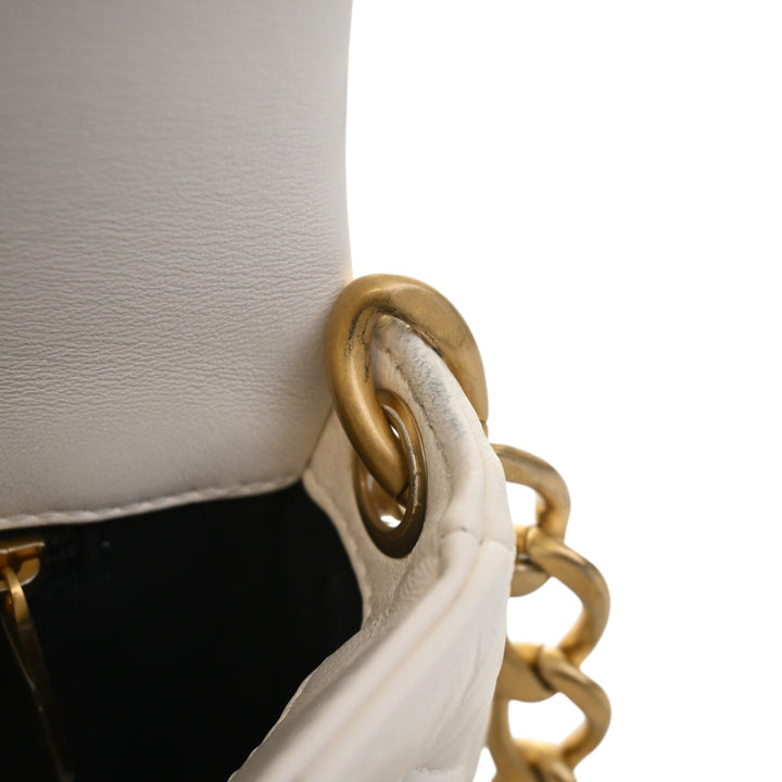 Chanel Small Matelassé Cuir d’agneau Chain à rabat