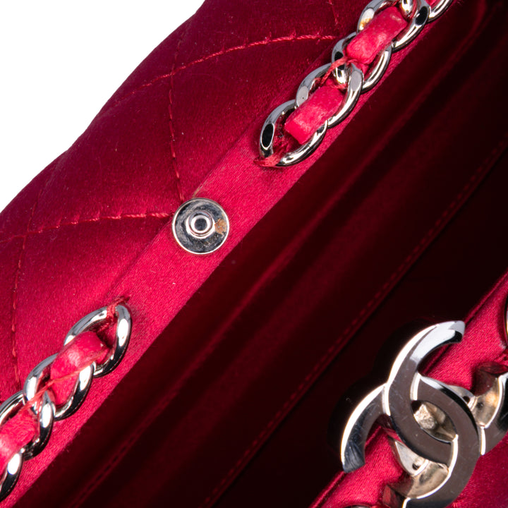Quilted Satin Chain Around Clutch Red - Gaby Paris