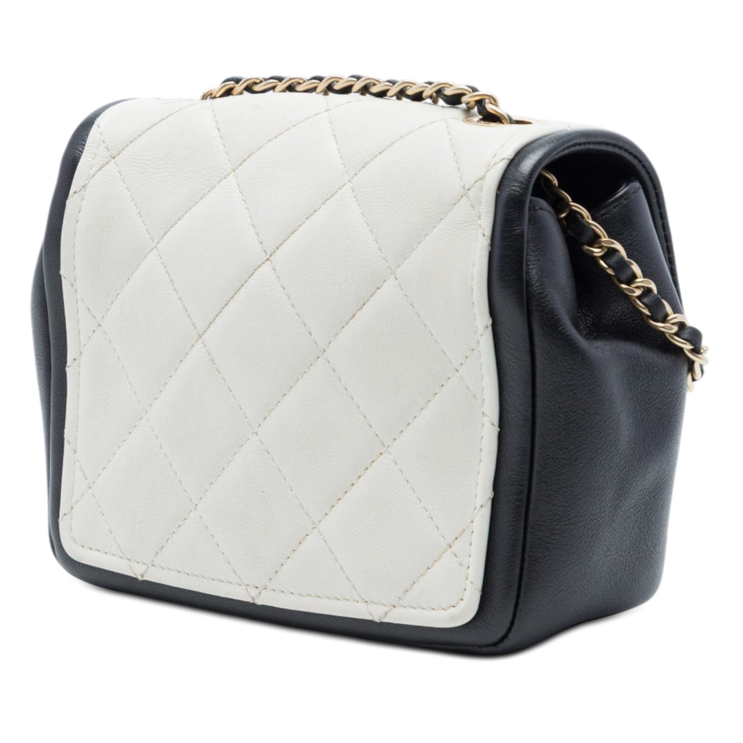 Chanel Carré Graphic à rabat Sac Mini Cuir de veau