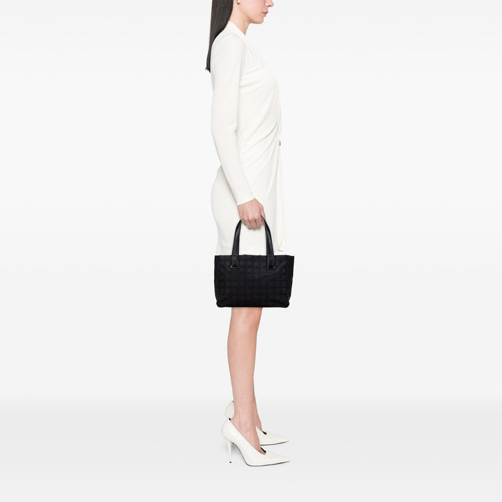 Chanel New Travel Line Nylon Cabas Noir – GABY PARIS Authentique