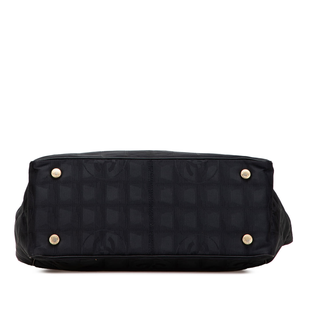 Chanel New Travel Line Nylon Cabas Noir – GABY PARIS Authentique