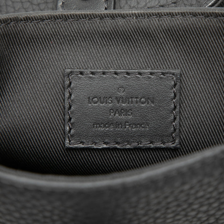 Louis Vuitton Christopher XS taurillon Noir – vue 5 – GABY PARIS