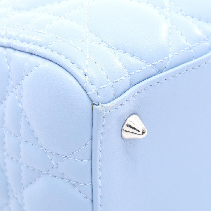 Dior Medium Cuir d’agneau Cannage Lady Dior