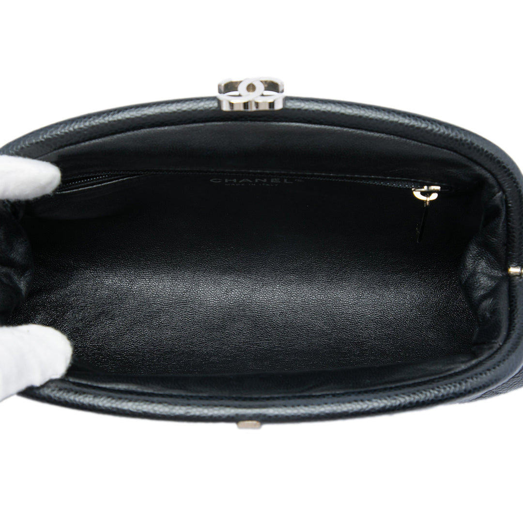 Chanel Matelassé Timeless Kisslock Pochette Cuir caviar