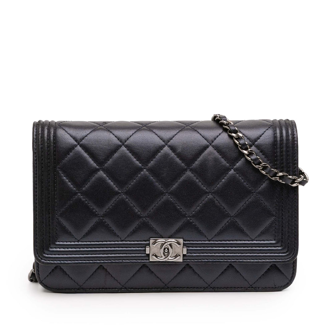 Chanel Matelassé Cuir d’agneau Boy Wallet on Chain