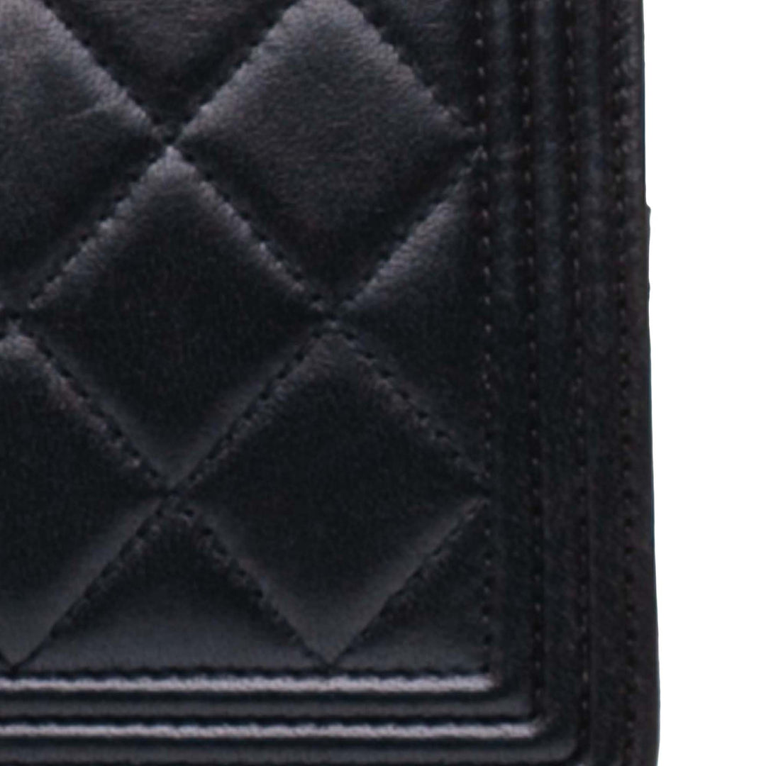 Chanel Matelassé Cuir d’agneau Boy Wallet on Chain