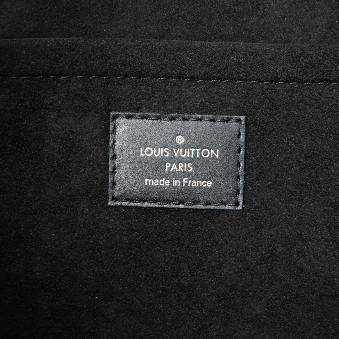 Louis Vuitton Initials Circle Pochette Jour GM Épi Noir – vue 5 – GABY PARIS