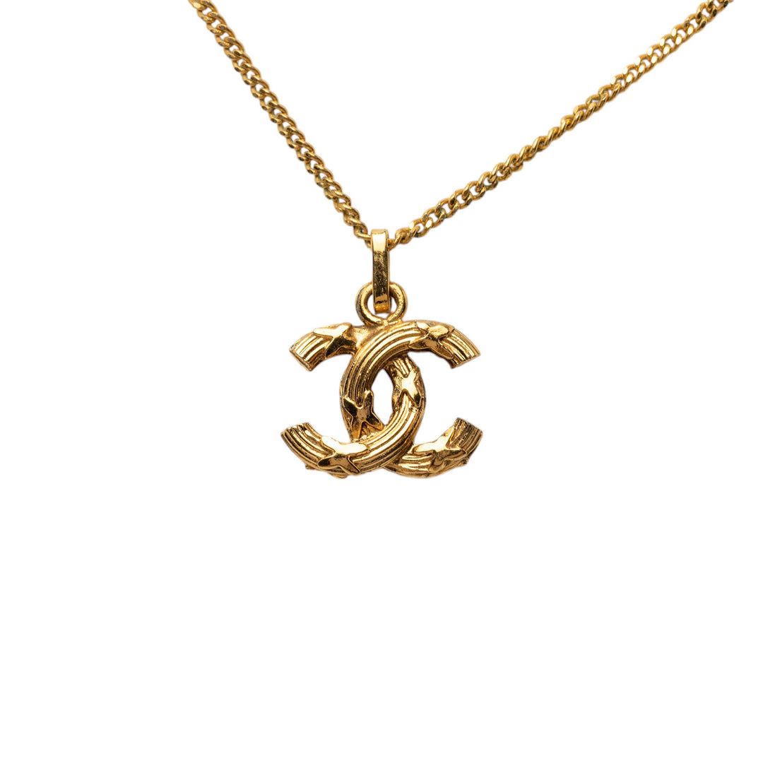 Chanel CC plaqué Texturé Pendant Collier Métal