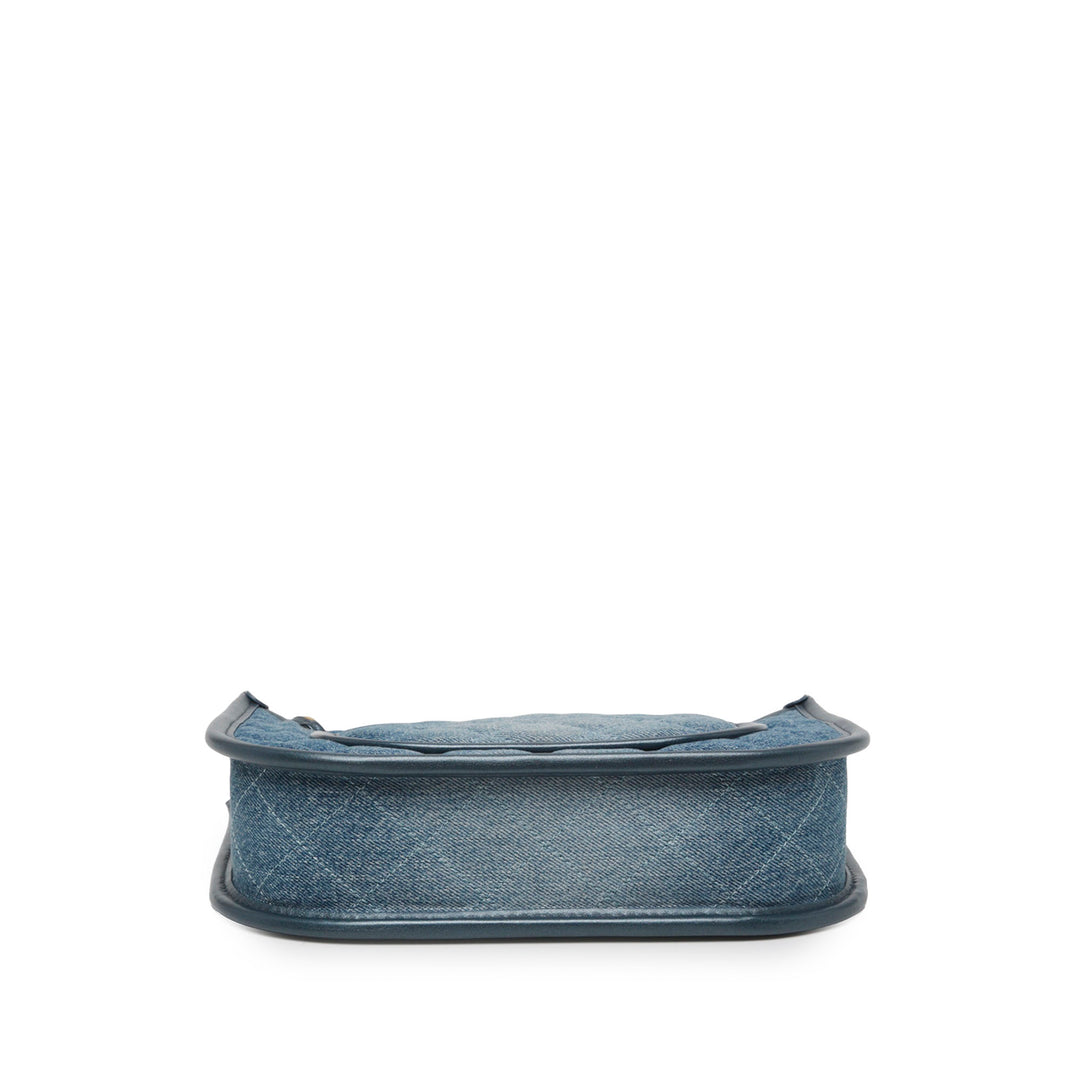 Chanel CC Matelassé Hobo Sac Jean Bleu – vue 3 – GABY PARIS