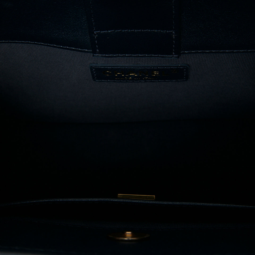Chanel CC Matelassé Hobo Sac Jean Bleu – vue 4 – GABY PARIS