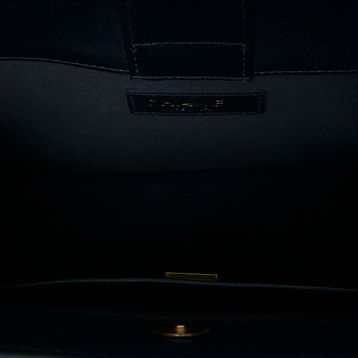 Chanel CC Matelassé Hobo Sac Jean Bleu – vue 4 – GABY PARIS