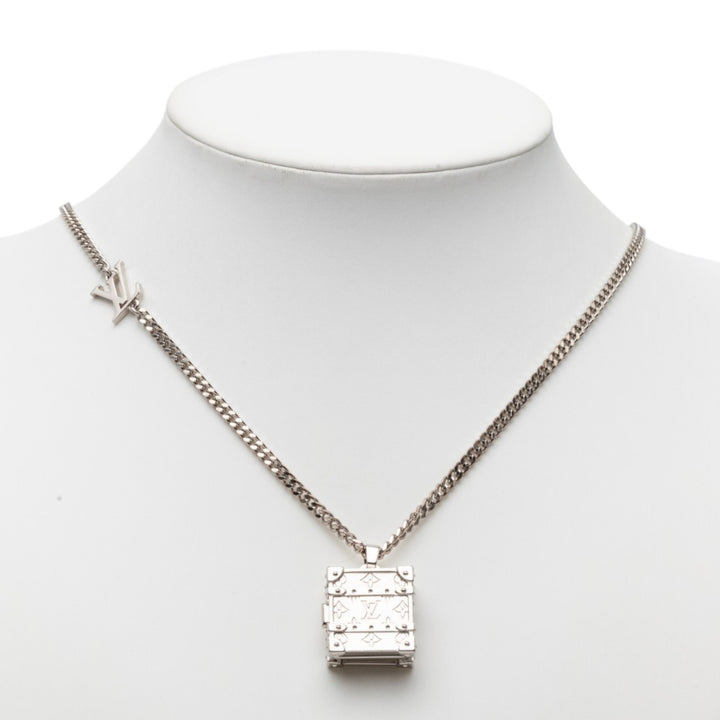 Louis Vuitton Brass Monogram Trunk Pendant Collier