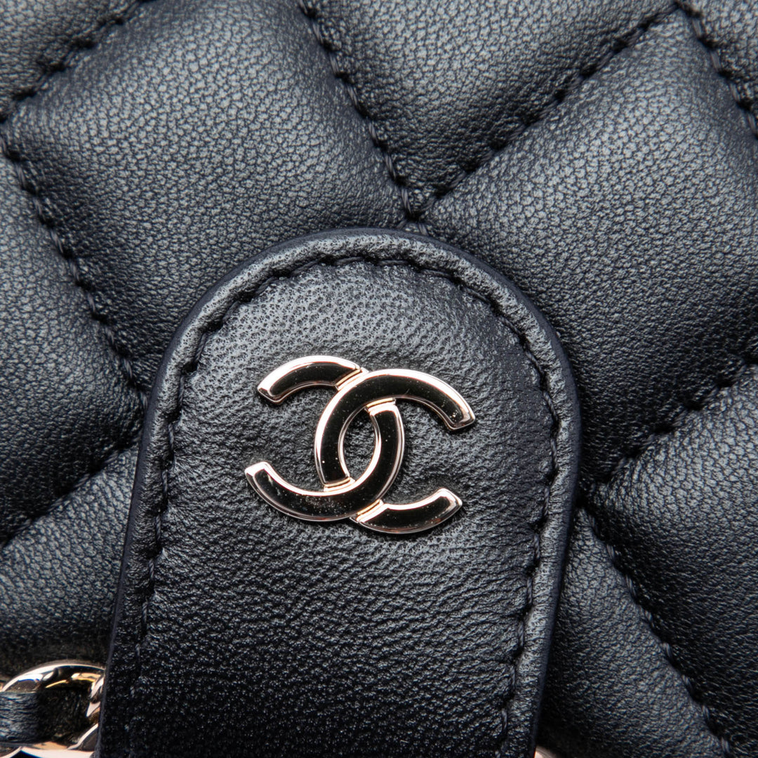 Chanel CC Matelassé Cuir d’agneau Sac rond à chaîne Sunglasses Étui