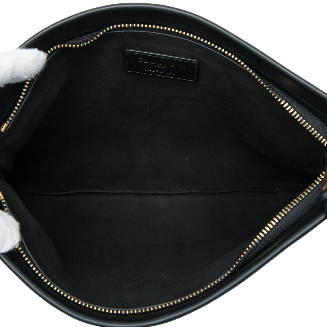 Dior embossé Logo Zippé Pochette Cuir de veau Noir – vue 4 – GABY PARIS