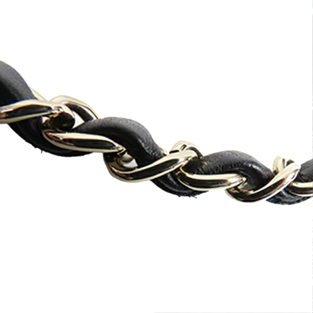 Chanel Medium Matelassé Cuir de veau clouté Square Vanity