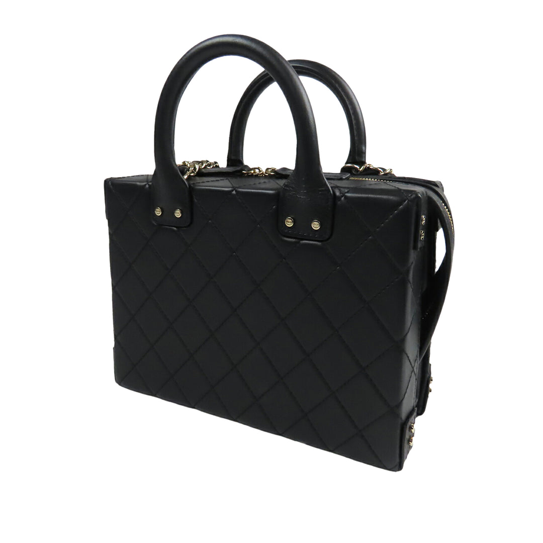 Chanel Medium Matelassé Cuir de veau clouté Square Vanity