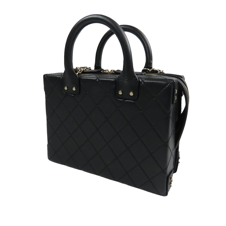Chanel Medium Matelassé Cuir de veau clouté Square Vanity
