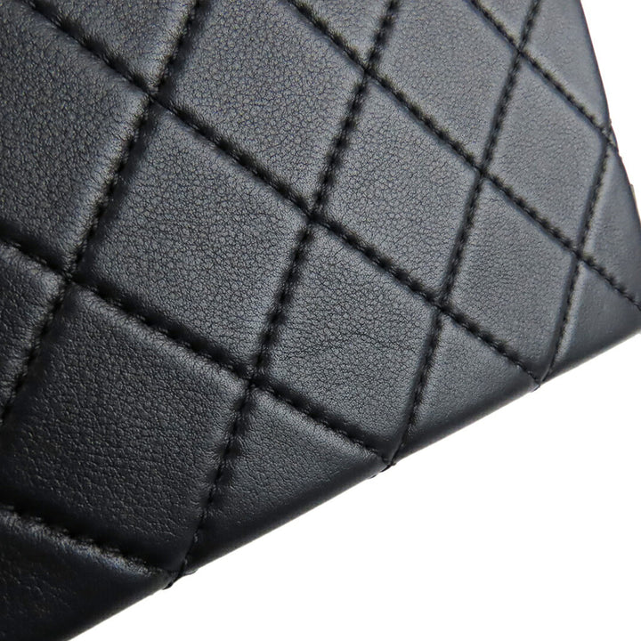 Chanel Medium Matelassé Cuir de veau clouté Square Vanity