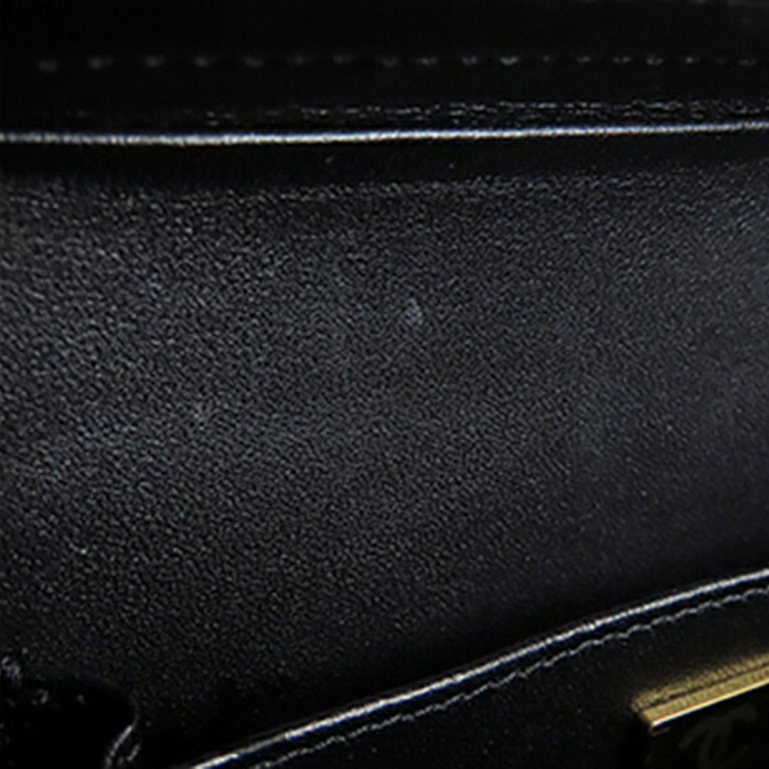 Chanel Medium Matelassé Cuir de veau clouté Square Vanity