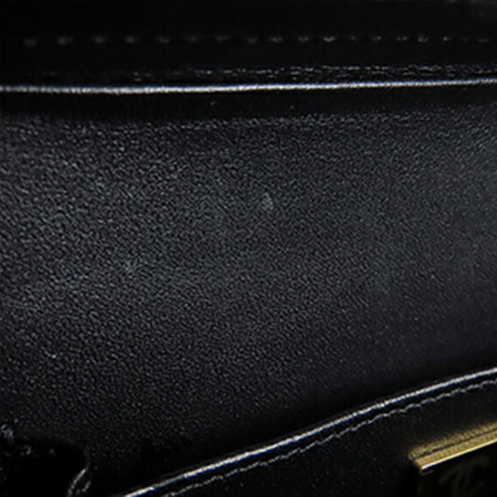 Chanel Medium Matelassé Cuir de veau clouté Square Vanity