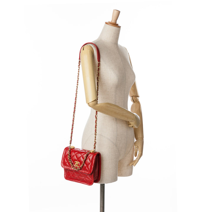 Chanel Matelassé Souple Carré à rabat Mini Cuir d'agneau